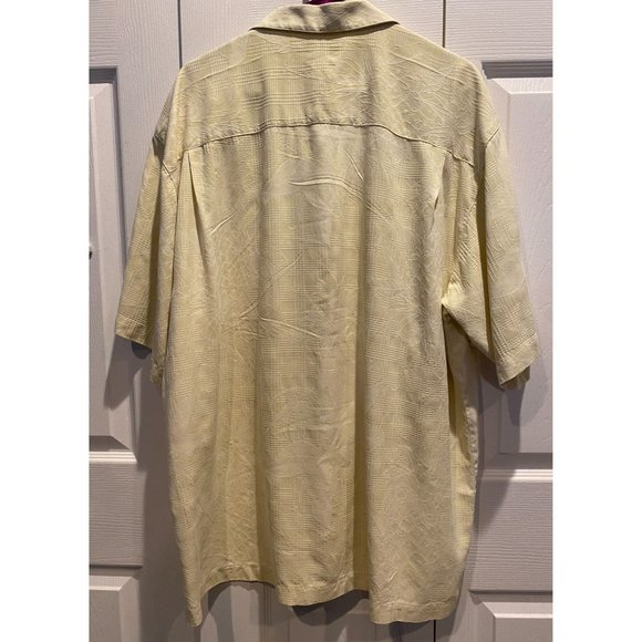 Tommy Bahama Hawaiian Shirt XL, 100% Silk, Yellow with Pineapple Pattern over Ye - Picture 2 of 5